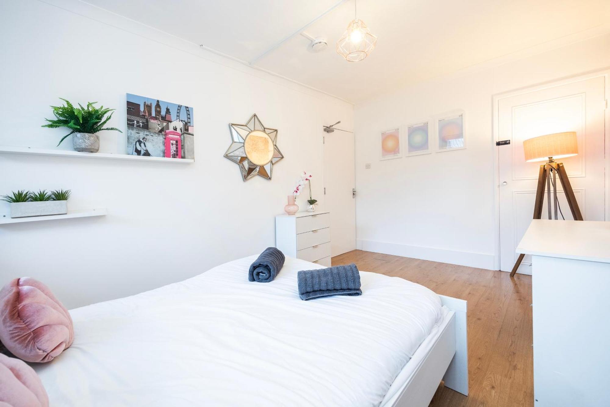 Trendy 4 Bed Apartment Near Vibrant Shoreditch W Balcony And Walking Distance To Tube Londres Exterior foto